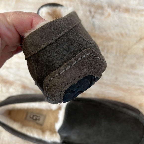 UGG Men’s Ascot Suede Slipper {Grey} 8 main image 8